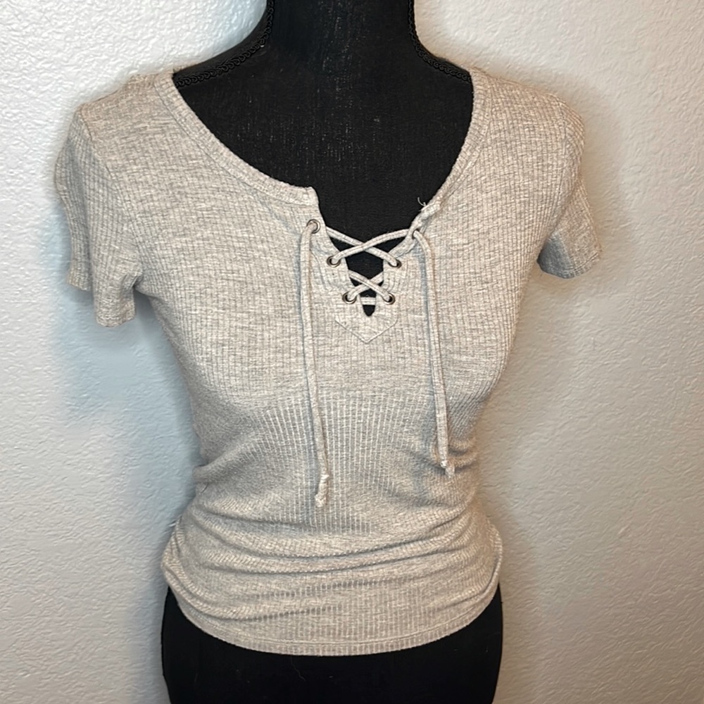 xs gray hollister short sleeve